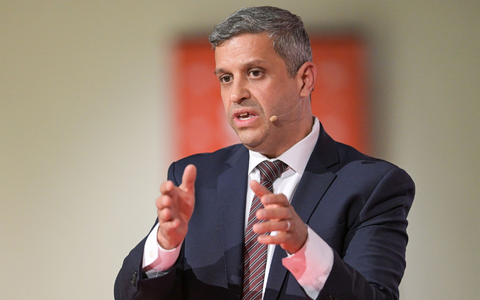 Nach Raed Salehs Niederlage als Parteichef stellt sich nun die Frage, wie es mit dem einflussreichen Politiker als Fraktionschef im Abgeordnetenhaus weitergeht. - Foto: Hannes P Albert/dpa