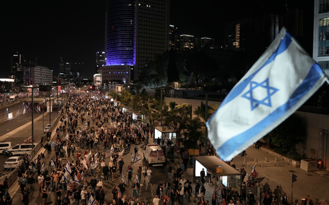 Protestzug in Tel Aviv gegen die Regierung des israelischen Premierministers Netanjahu. - Foto: Leo Correa/AP