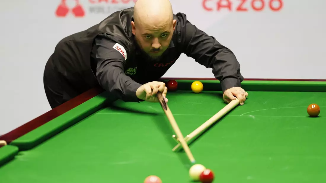 Titelverteidiger Luca Brecel schied bei der Snooker-WM gleich aus. - Bild: Richard Sellers/PA Wire/dpa