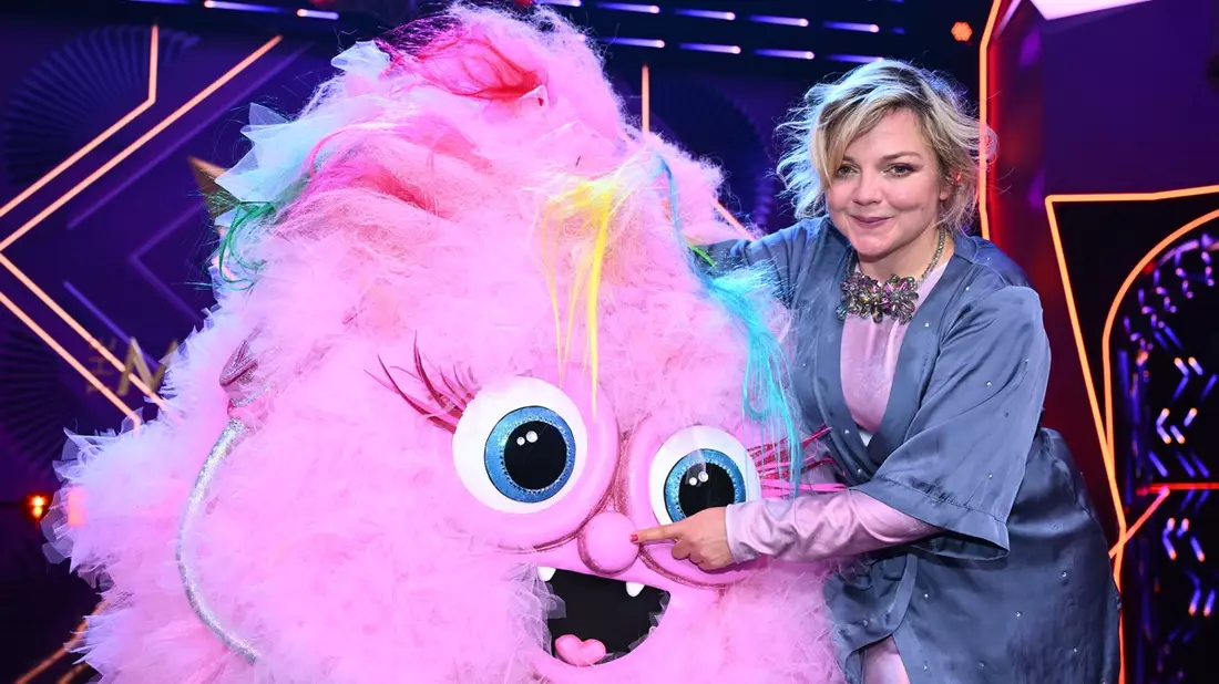 Überraschung ist süß. Annett Louisan führt als Zuckerwatte bei The Masked Singer das ProSieben-Publikum in die Irre - Bild: presseportal.de