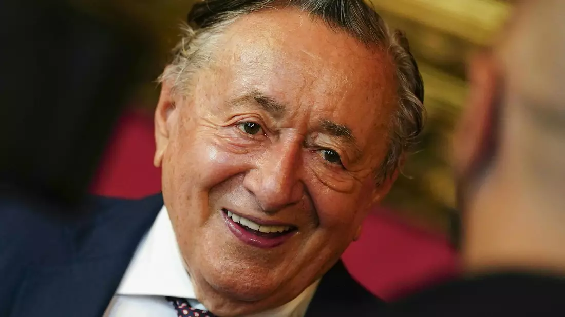 Richard Lugner scheute keine Kosten und Behandlungen, um sich vital zu halten. (Archivbild) - Bild: Eva Manhart/APA/dpa