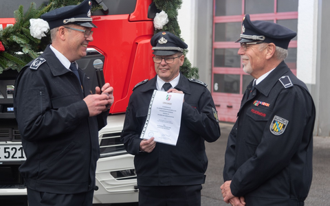 FW-OE: Löschgruppe Meggen: Fahrzeugweihe, Schlüsselübergabe und Führungswechsel - Foto: presseportal.de FW-OE: Löschgruppe Meggen: Fahrzeugweihe, Schlüsselübergabe und Führungswechsel - Foto: presseportal.de