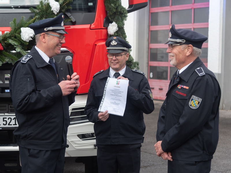 FW-OE: Löschgruppe Meggen: Fahrzeugweihe, Schlüsselübergabe und Führungswechsel - Foto: presseportal.de