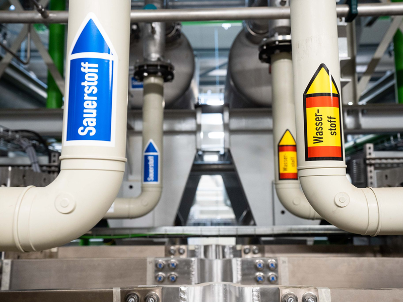 Deutschland und die EU laufen nach einer kürzlich veröffentlichten Studie Gefahr, ihre eigenen Wasserstoffziele zu verfehlen. Sauberer Wasserstoff als Energieträger sei zum Erreichen der globalen Klimaziele unverzichtbar. - Foto: Nicolas Armer/dpa