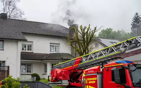 FW Menden: Kaminbrand und Hubschrauberlandung im Mendener Süden - Foto: presseportal.de