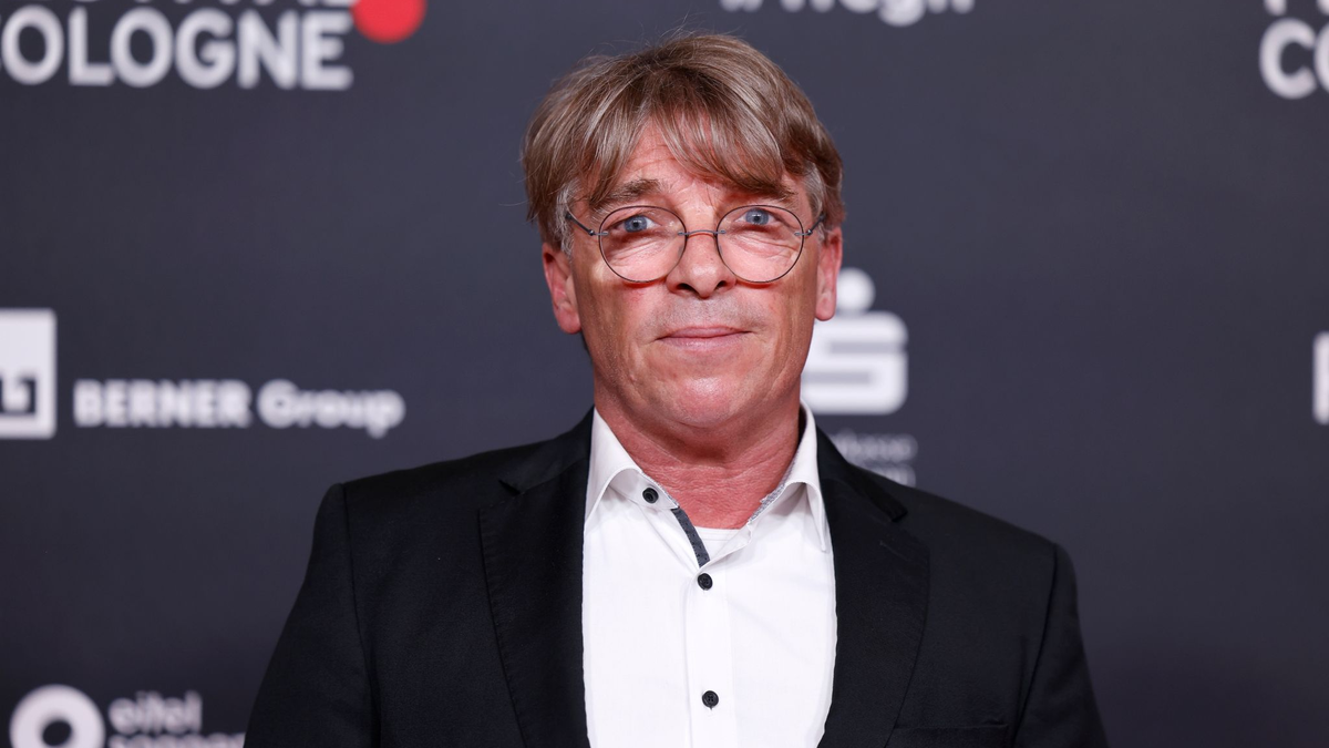 Schauspieler André Eisermann plädiert für eine differenzierte Debatte über Cannabis. - Foto: Thomas Banneyer/Deutsche Presse-Agentur GmbH/dpa