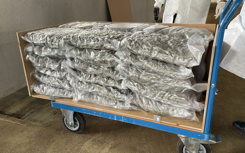 POL-BN: Sicherstellung von rund 92 Kilogramm Marihuana - Cannabis in Weinlieferung versteckt - Richter ordnet Untersuchungshaft für 28-jährigen Logistiker an - Foto: presseportal.de