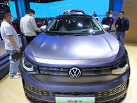 Im ersten Quartal hat der Volkswagen-Konzern in China nach eigenen Angaben 693.600 Fahrzeuge an Kunden ausgeliefert. Davon waren 41.000 reine E-Fahrzeuge. - Foto: Fang Zhe/XinHua/dpa