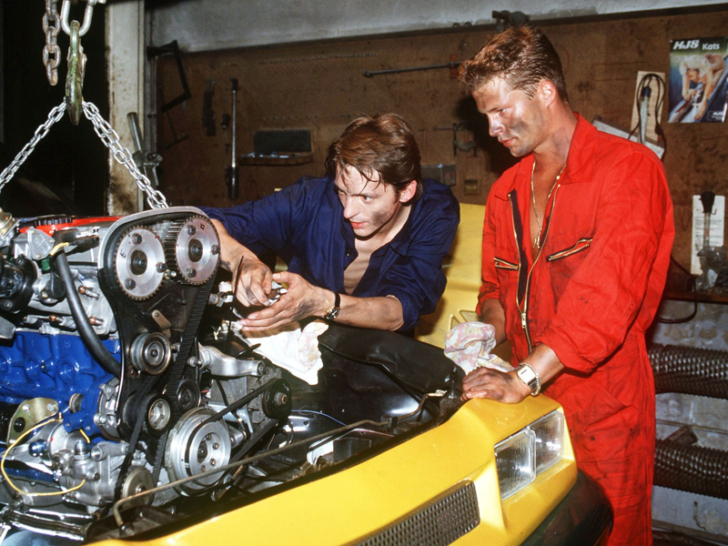 Til Schweiger (r) und Stefan Gabelhoff  1991 in einer Szene aus der Komödie «Manta, Manta». - Foto: Horst Ossinger/dpa