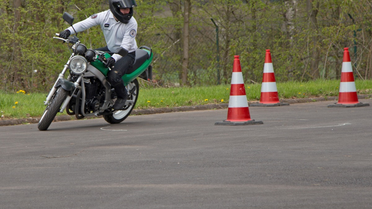 POL-MR: Auf geht's - sicher und informiert in die Motorradsaison Info- und Trainingstag am 27. April rund ums Motorrad beim Polizei-Motorsport-Club in Marburg - Foto: presseportal.de