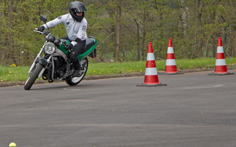 POL-MR: Auf geht's - sicher und informiert in die Motorradsaison Info- und Trainingstag am 27. April rund ums Motorrad beim Polizei-Motorsport-Club in Marburg - Foto: presseportal.de POL-MR: Auf geht's - sicher und informiert in die Motorradsaison Info- und Trainingstag am 27. April rund ums Motorrad beim Polizei-Motorsport-Club in Marburg - Foto: presseportal.de
