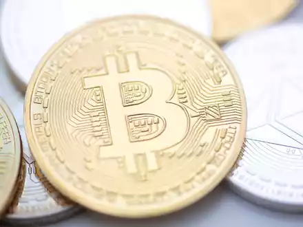 Der Weg der Kryptowährung Ether für ETFs ist in den USA nun frei. - Foto: Fernando Gutierrez-Juarez/dpa