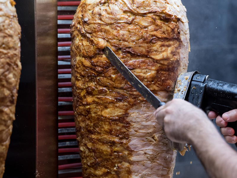 Das Unternehmen Birtat stellt bei Ludwigsburg Dönerspieße her. Nun legte ein Warnstreik die Produktion lahm. (Symbolfoto) - Foto: Sven Hoppe/dpa