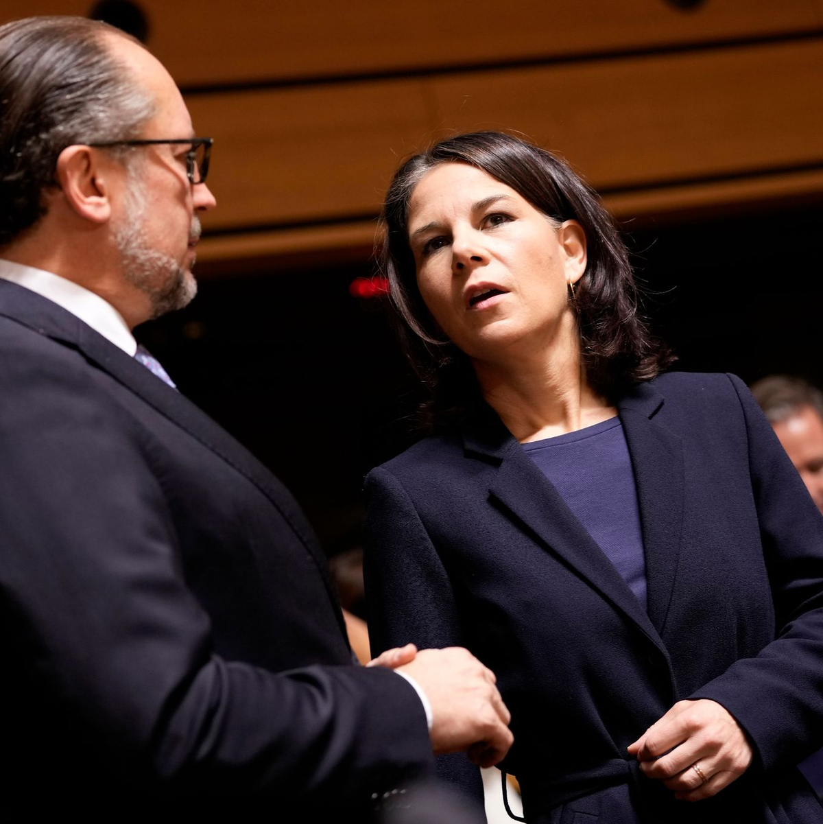 Bundesaußenministerin Annalena Baerbock und ihr österreichischer Amtskollege Alexander Schallenberg beim Treffen der EU-Außenminister in Luxemburg. - Foto: Virginia Mayo/AP/dpa