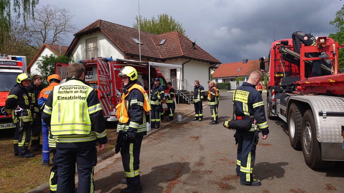 Feuerwehr MTK: Wasserrettungsübung auf dem Main bei Hochheim: Erfolgreicher Einsatz von rund 100 Einsatzkräften - Foto: presseportal.de