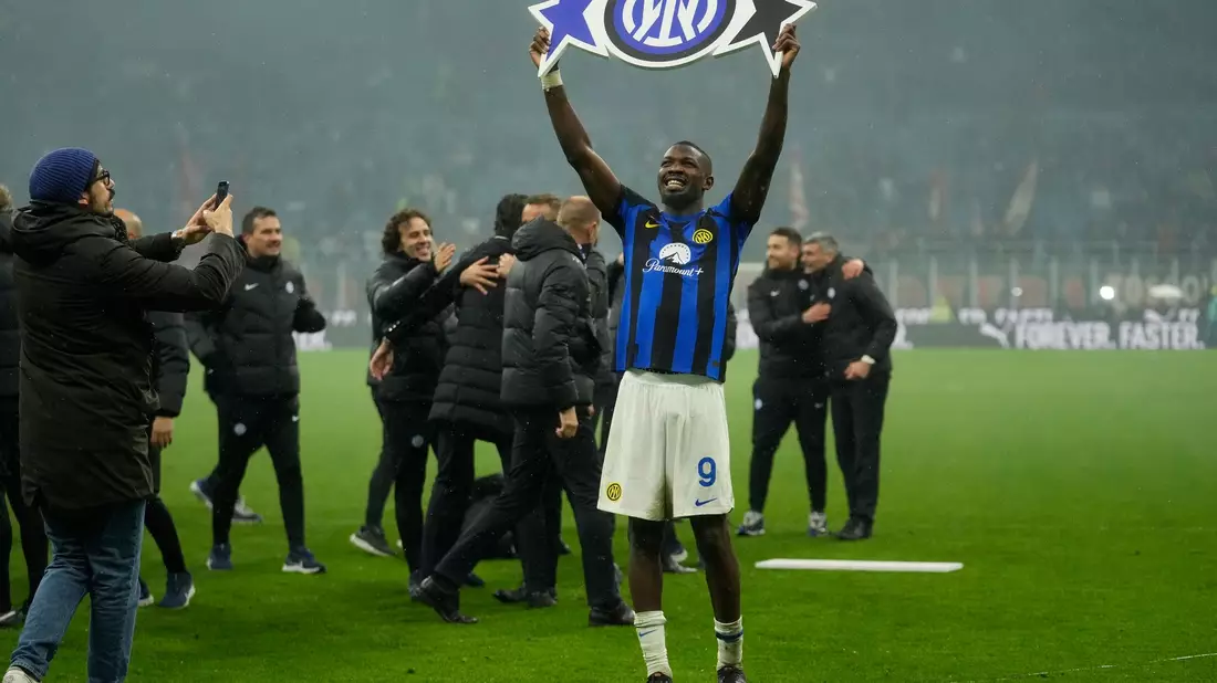 Marcus Thuram und Inter Mailand sicherten sich vorzeitig den italienischen Meistertitel. - Bild: Luca Bruno/AP/dpa
