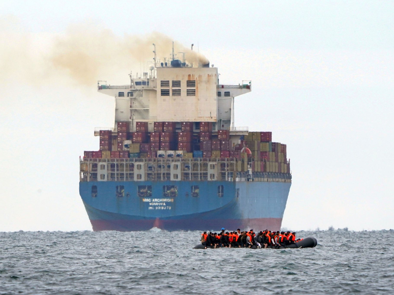 Die britische Regierung will Migranten, die irregulär ins Land kommen, grundsätzlich nach Ruanda abschieben. - Foto: Gareth Fuller/AP/dpa