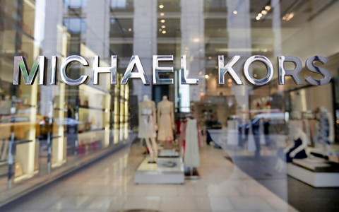 Ziel der Fusion ist auch der Ausbau des internationalen Geschäfts: Michael Kors ist stärker in Europa, während Coach gute Geschäft in China macht. - Foto: Richard Drew/AP/dpa