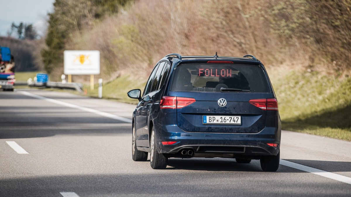 Bundespolizeidirektion München: Daueraufenthalt statt Familienbesuch/ Bundespolizei entlarvt Visaerschleichung - Foto: presseportal.de