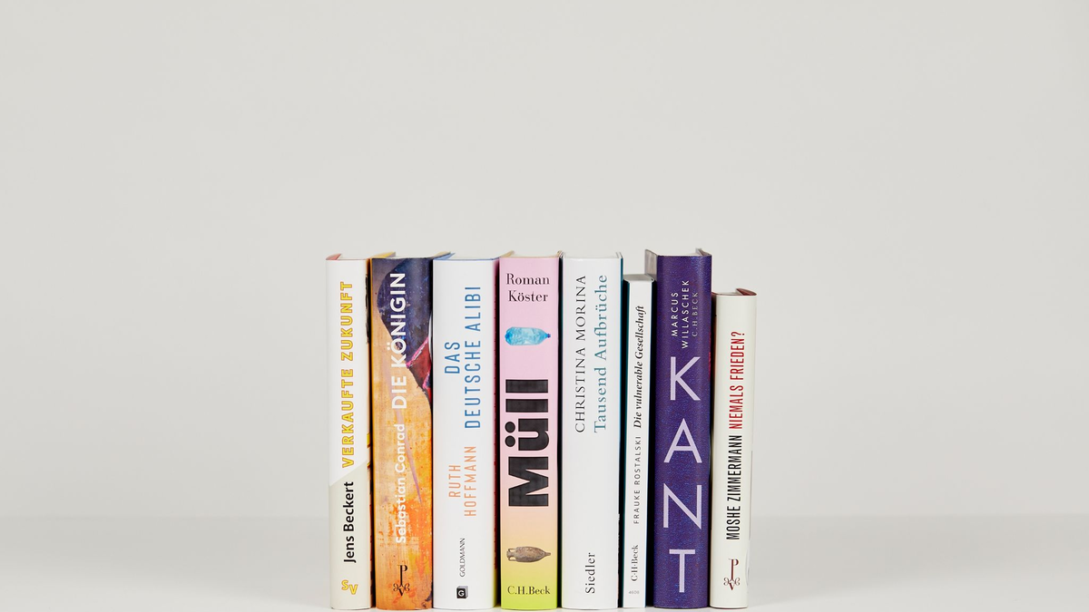 Die acht nominierten Titel für den Deutschen Sachbuchpreis. - Foto: Christof Jakob/Börsenverein des Deutschen Buchhandels e.V. /dpa