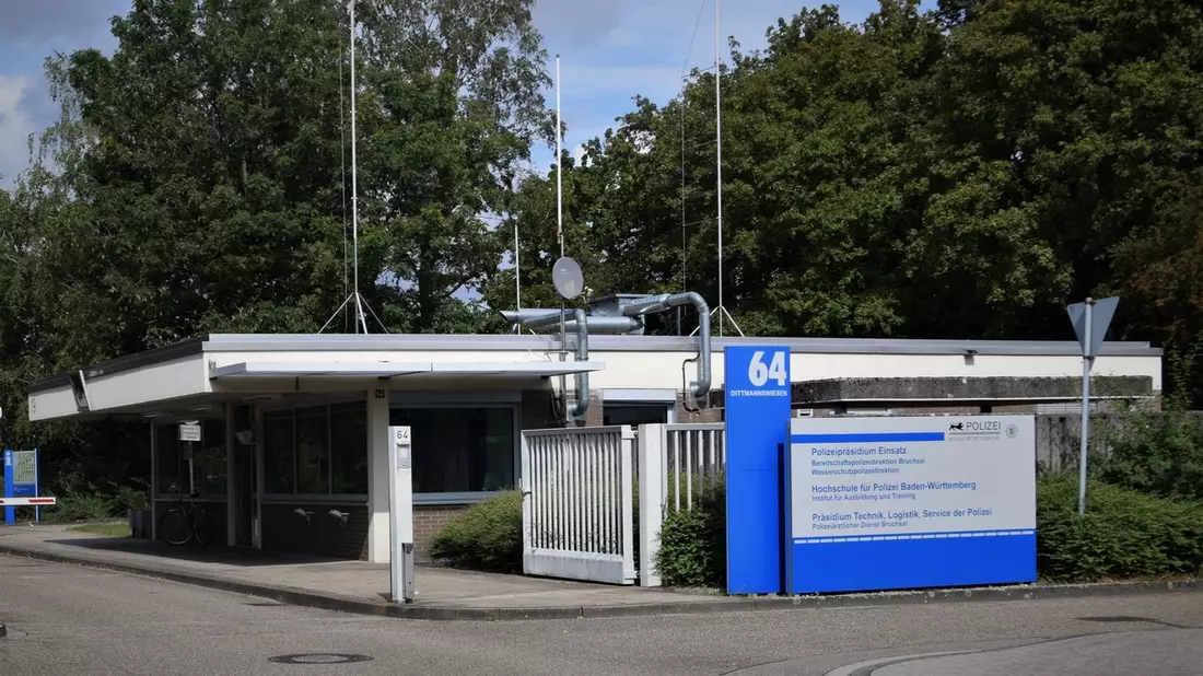 POL-KA: (KA) Bruchsal - DU VERDIENST EIN WIR - Tag der Ausbildung bei der Polizei Baden-Württemberg - Bild: presseportal.de