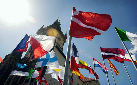 Vor 20 Jahren hat die EU zehn neue Mitglieder aufgenommen (Archivbild). - Foto: epa CTK Masova/CTK/dpa