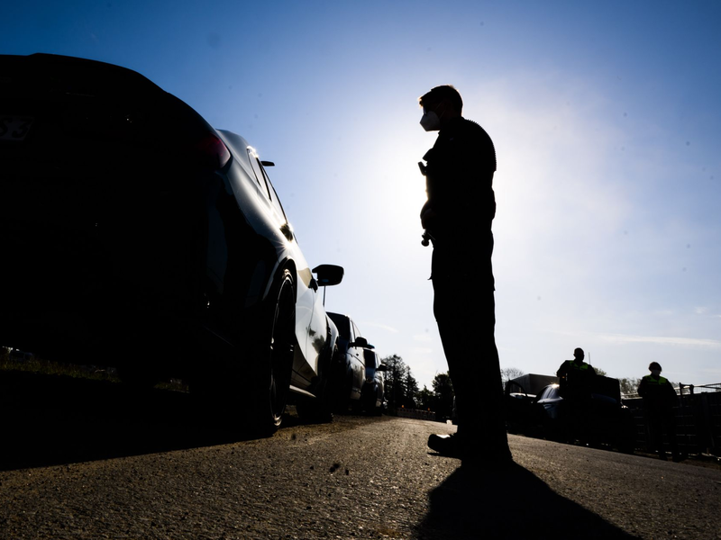 In Belgien iist ein Autofahrer vom Vorwurf der Trunkenheit am Steuer freigesprochen worden, weil der unter dem Eigenbrauer-Syndrom leidet (Symbolbild). - Foto: Julian Stratenschulte/dpa