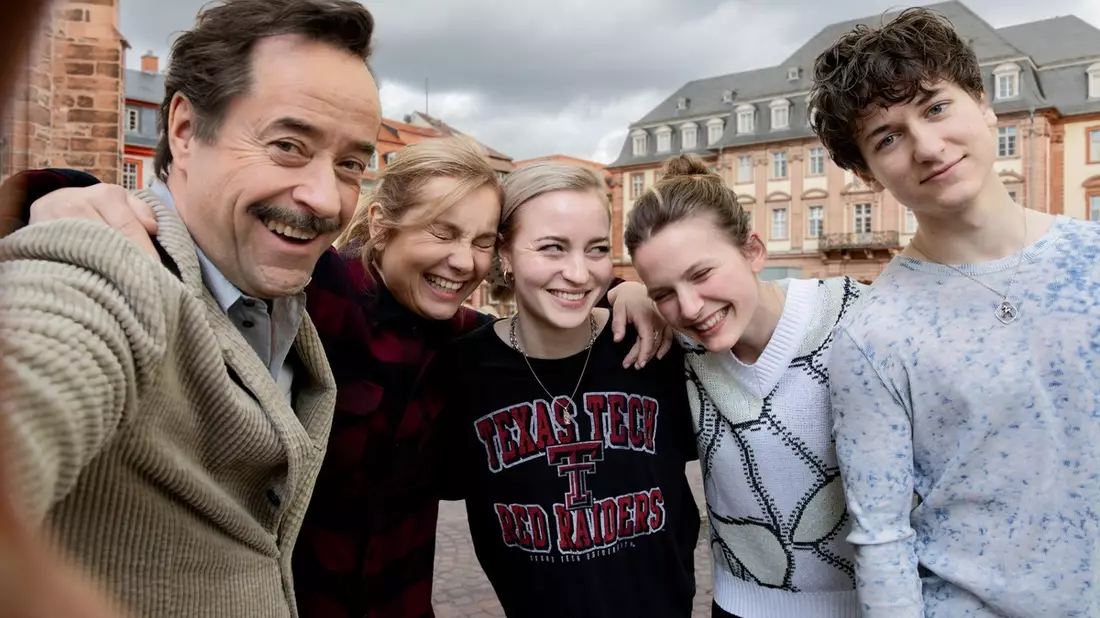 ALTER WEISSER MANN / LEONINE Studios und Wiedemann & Berg Film geben Drehstart von Simon Verhoevens neuer Kinokomödie bekannt - Bild: presseportal.de