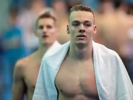 Josha Salchow hat mit Ärger und Unverständnis auf Berichte über angeblich nicht geahndete Doping-Fälle im chinesischen Schwimmen reagiert. - Foto: Bernd Thissen/dpa