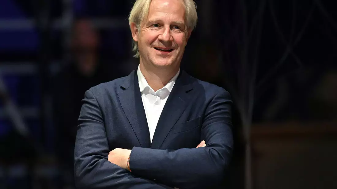 Der designierte Burgtheaterdirektor Stefan Bachmann in Wien. - Bild: Helmut Fohringer/APA/dpa