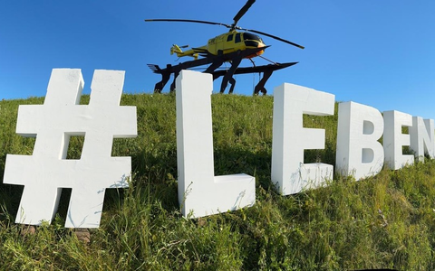 POL-UN: Kreis Unna - Schriftzug der neuen Fachstrategie Verkehr der Kreispolizeibehörde Unna heute im Kamener Kreuz präsentiert - Foto: presseportal.de POL-UN: Kreis Unna - Schriftzug der neuen Fachstrategie Verkehr der Kreispolizeibehörde Unna heute im Kamener Kreuz präsentiert - Foto: presseportal.de
