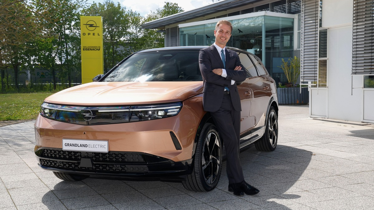 Vorhang auf: Der neue Opel Grandland feiert Weltpremiere in Eisenach - Foto: presseportal.de