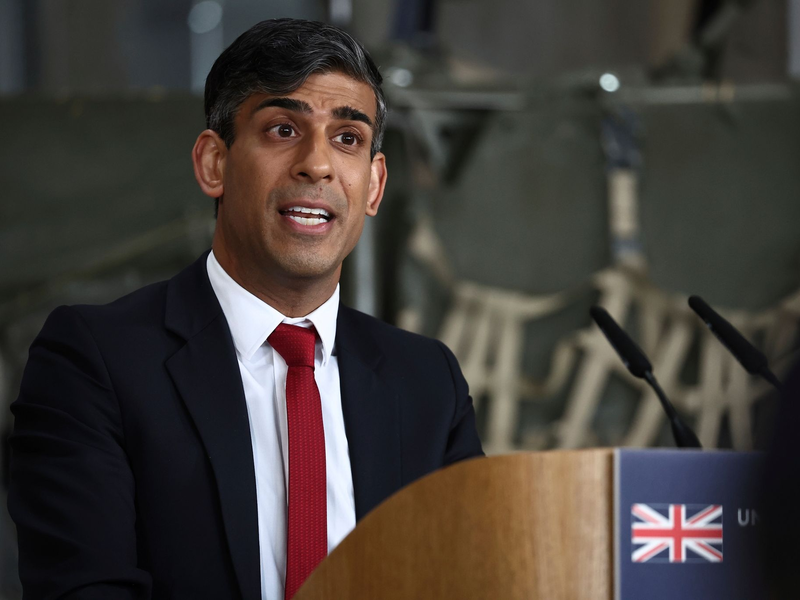 Der britische Premierminister Rishi Sunak wird heute vor dem Kanzleramt von Olaf Scholz mit militärischen Ehren empfangen. - Foto: Henry Nicholls/Pool AFP via AP