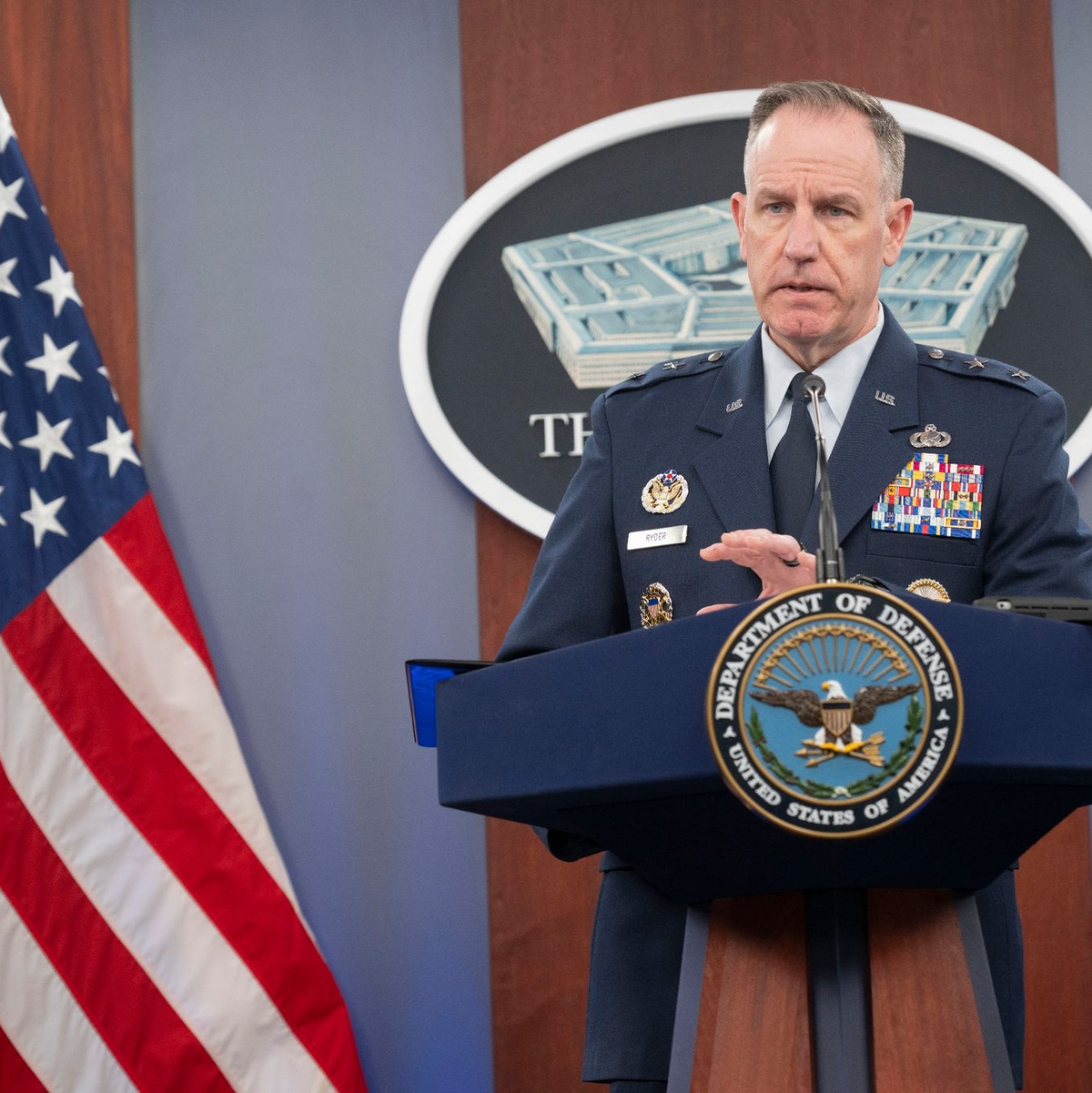 «Am 22. April verübten mit dem Iran verbündete Milizen zwei erfolglose Angriffe auf US-Streitkräfte im Irak und in Syrien», sagt Pentagon-Sprecher Pat Ryder in Washington. - Foto: Kevin Wolf/AP/dpa