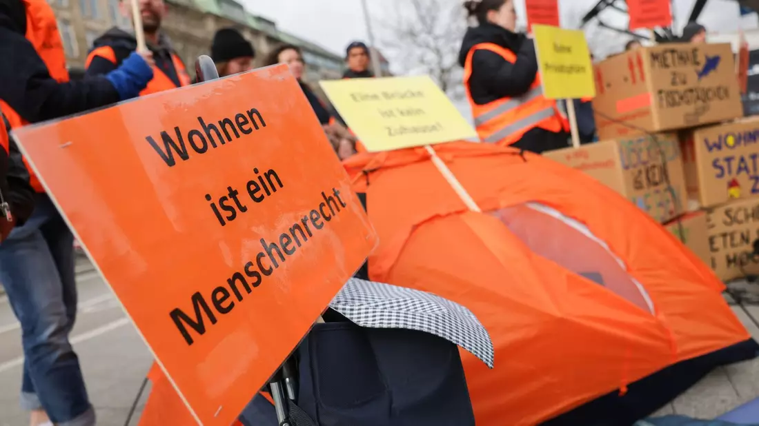 Hunderttausende Menschen in Deutschland haben keine eigene Wohnung. - Bild: Christian Charisius/dpa
