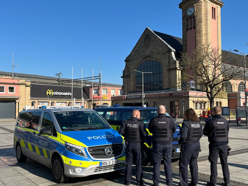 POL-HA: Kontrollen mit Ordnungsamt, Bereitschaftspolizei und Hagener Beamten - Foto: presseportal.de