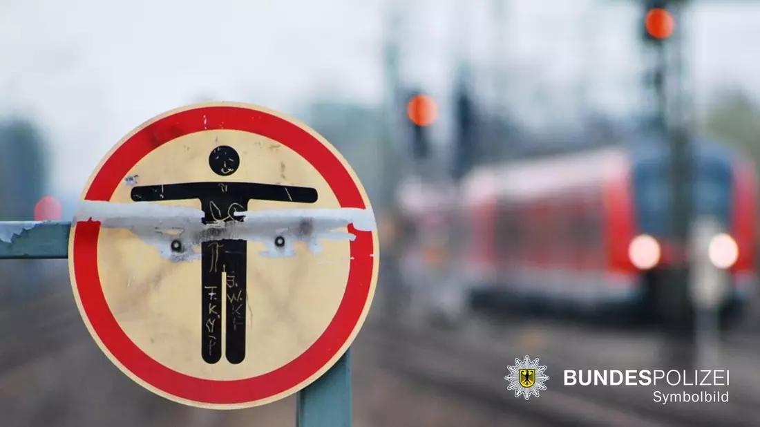 Bundespolizeidirektion München: Vorfall am S-Bahn Haltepunkt Fasanerie / Schnellbremsung verhindert Personenunfall - Bild: presseportal.de