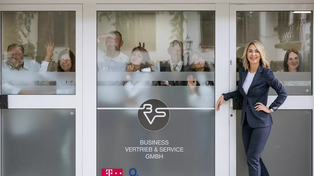 Tatjana Kljueva von der BVS Business Vertrieb & Service GmbH: Warum mittelständische Unternehmen einen Partner für ihre Telekommunikation benötigen - Bild: presseportal.de