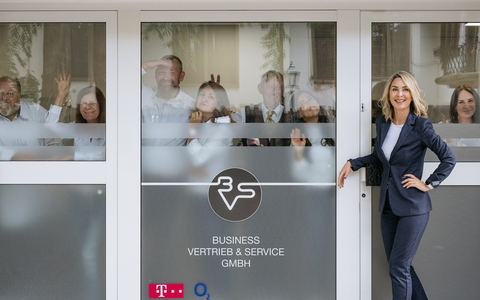 Tatjana Kljueva von der BVS Business Vertrieb & Service GmbH: Warum mittelständische Unternehmen einen Partner für ihre Telekommunikation benötigen - Foto: presseportal.de Tatjana Kljueva von der BVS Business Vertrieb & Service GmbH: Warum mittelständische Unternehmen einen Partner für ihre Telekommunikation benötigen - Foto: presseportal.de