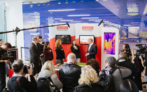 Mit MINT und KI nach den Sternen greifen / Cornelsen beim Girls' Day-Auftakt im Bundeskanzleramt - Foto: presseportal.de