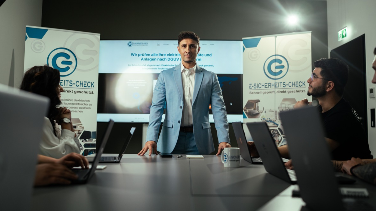 Karriere bei E-Sicherheits-Check GmbH: Gemeinsam für technische Sicherheit mit einem Top-Arbeitgeber sorgen - Foto: presseportal.de