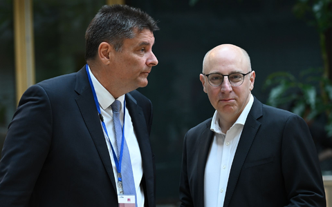 Der ASW-Vorstandsvorsitzende Alexander Borgschulze (l) und BfV-Vize Sinan Selen bei der Tagung in Berlin. - Foto: Britta Pedersen/dpa