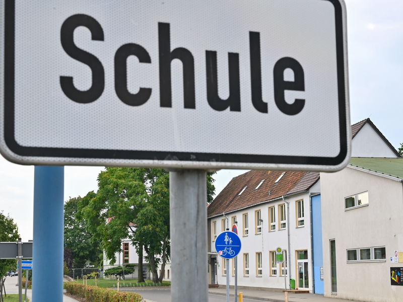 Im Sommer wird eine weitere Lehrerin die Schule in Burg verlassen. - Foto: Patrick Pleul/dpa