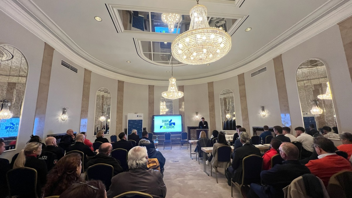 POL-AK NI: Polizeiakademie Niedersachsen und Konrad-Adenauer-Stiftung nehmen Sicherheit in Europa in den Blick - Foto: presseportal.de