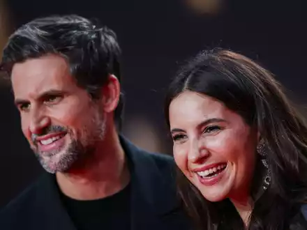 Nachwuchs bei dem Schauspieler-Paar: Tom Beck und Chryssanthi Kavazi freuen sich über ein Mädchen. - Foto: Rolf Vennenbernd/dpa