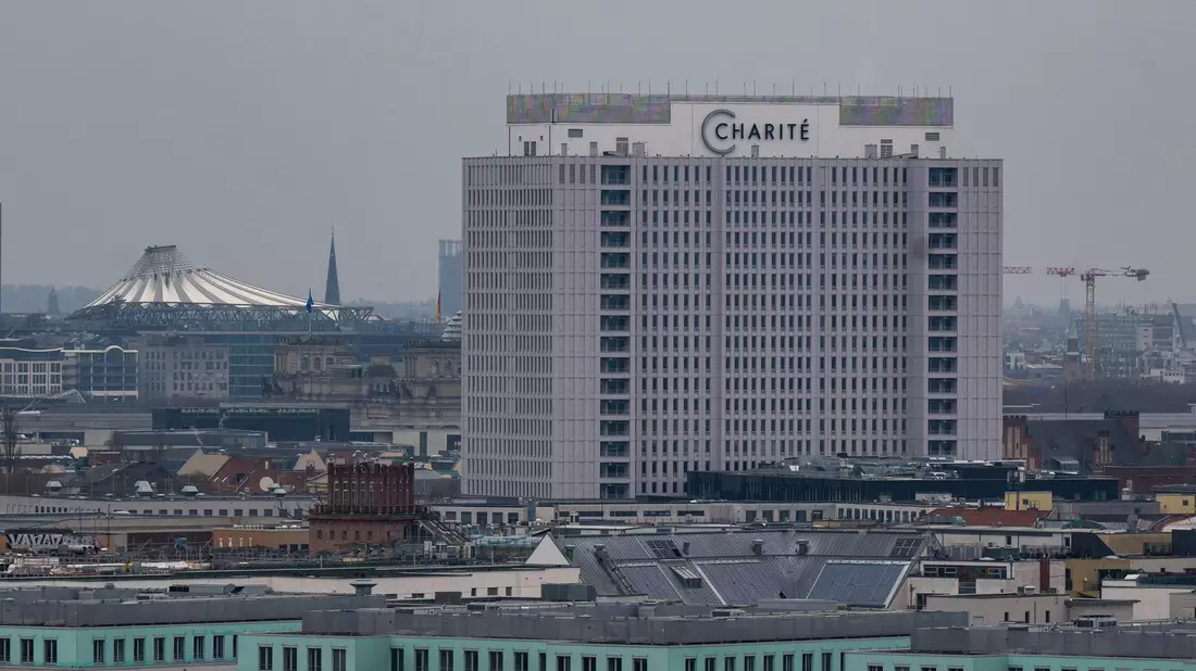 Wegen des Streiks wurden planbare und nicht dringende Eingriffe an der Charité verschoben. - Bild: Monika Skolimowska/dpa