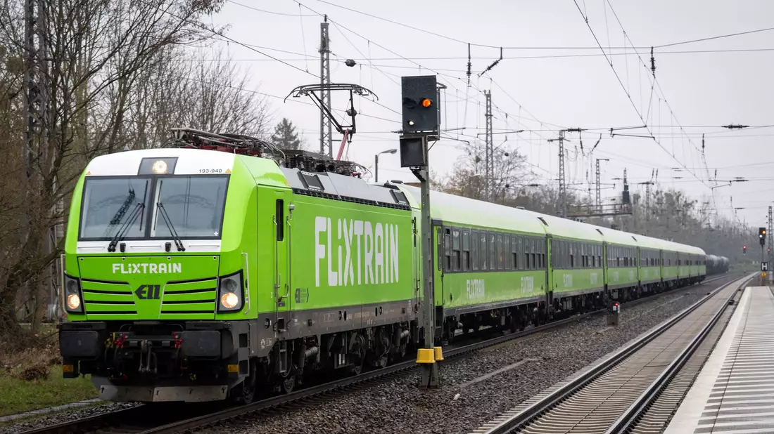 «Unsere Reisezeiten im Fernverkehr können sich heute mit allen Wettbewerbern messen.» - Bild: Soeren Stache/dpa