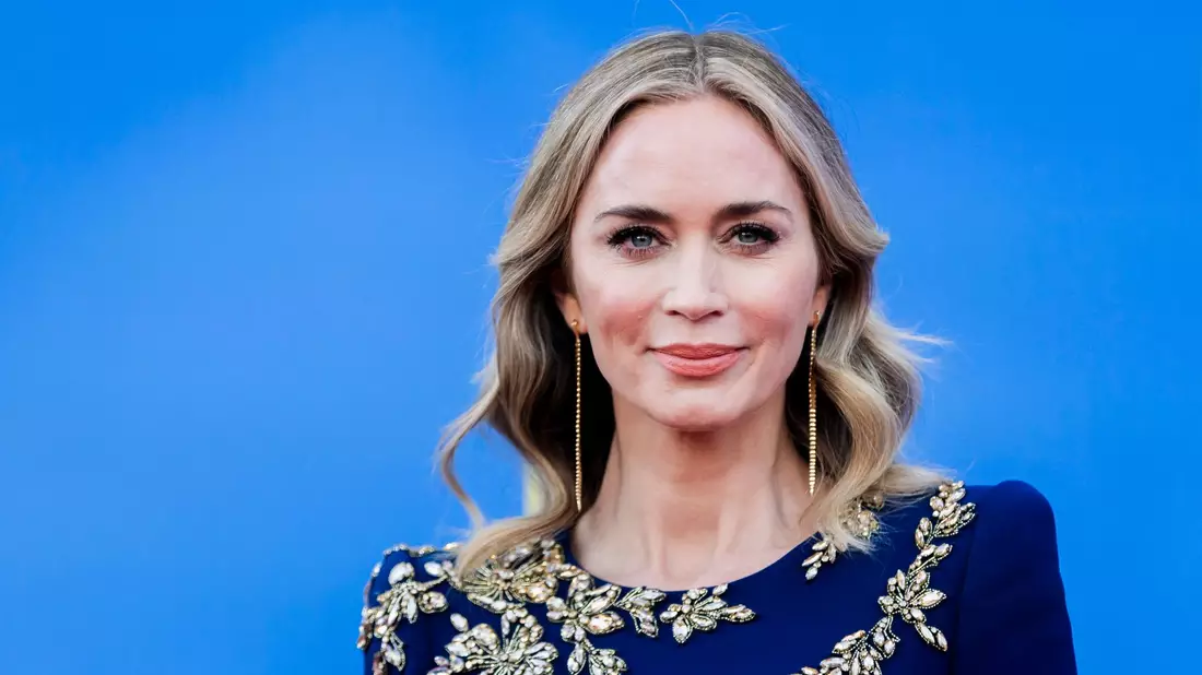 Schauspielerin Emily Blunt hält Liebe am Filmset für möglich. - Bild: Christoph Soeder/dpa