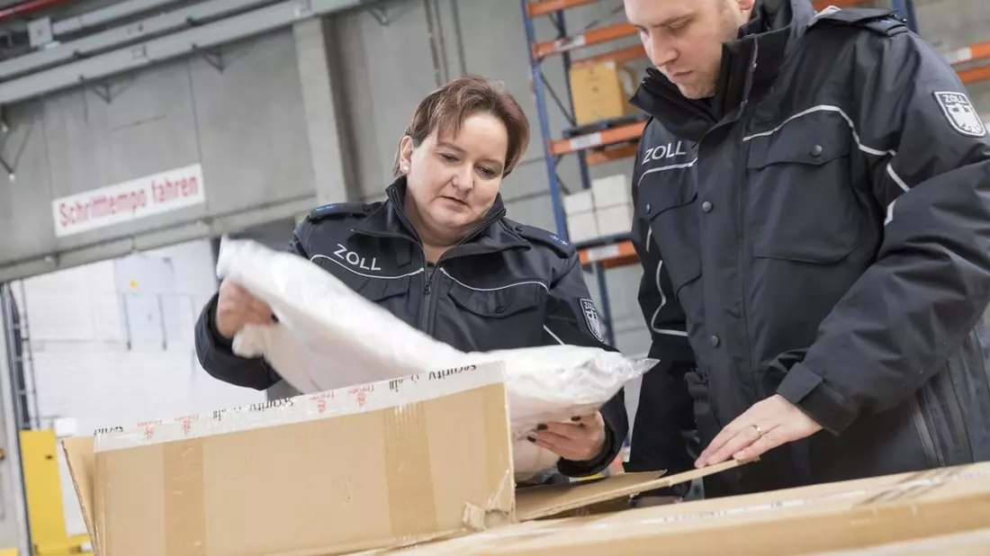 HZA-N: Welttag des geistigen Eigentums am 26. April 2024 - Der Zoll leistet einen wichtigen Beitrag zum Schutz der Bürgerinnen und Bürger - Bild: Zoll, presseportal.de