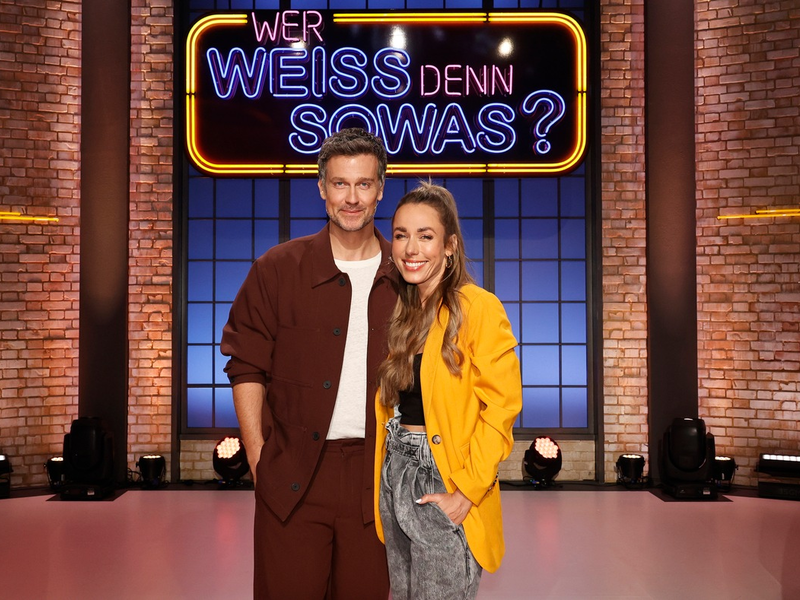 Das Paarduell: Annemarie und Wayne Carpendale bei Wer weiß denn sowas? - Das Wissensquiz vom 6. bis 10. Mai 2024, um 18:00 Uhr im Ersten - Foto: presseportal.de